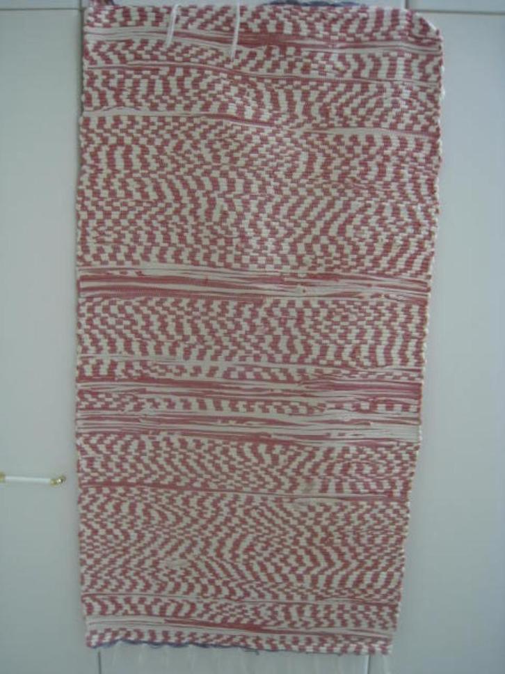 Mat voor badkamer of toilet, rood/wit met franjes, Huis en Inrichting, Badkamer | Badtextiel en Accessoires, Rood, Ophalen