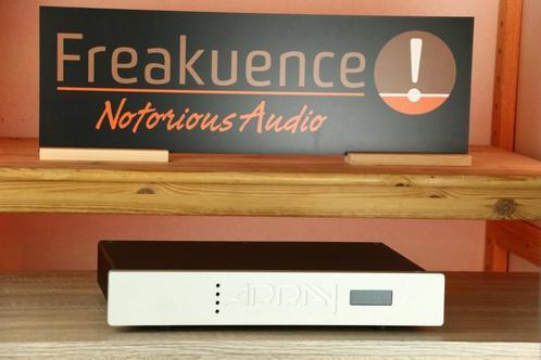 Array A-10 / A10 pre amp. TRADE.INRUIL. Neutraal met pit!, Audio, Tv en Foto, Versterkers en Ontvangers, Zo goed als nieuw, Stereo