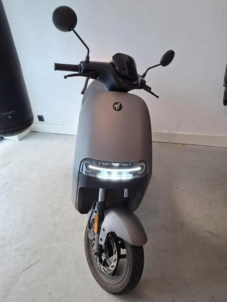 E-Scooter Segway E110S – klasse B (45 km/u) (incl. helm), Vélos & Vélomoteurs, Scooters | Marques Autre, Utilisé, Classe B (45 km/h)