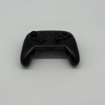 NINTENDO Switch Pro Controller - in een nette staat beschikbaar voor biedingen