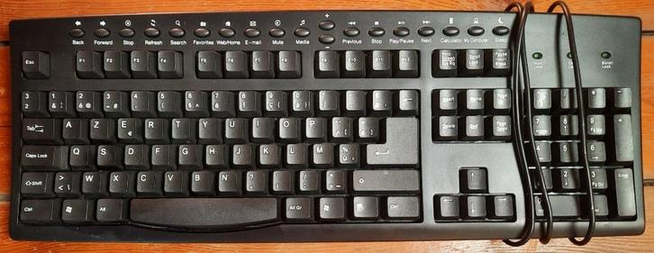 AZERTY COMPUTER TOETSENBORD MET USB KABEL, Informatique & Logiciels, Claviers, Comme neuf, Azerty, Filaire, Enlèvement