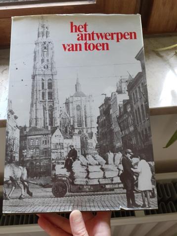 Boek: Het Antwerpen van toen beschikbaar voor biedingen