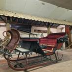 Antieke slee te koop.  Decoratieve slee op Kerstfeest, Enlèvement