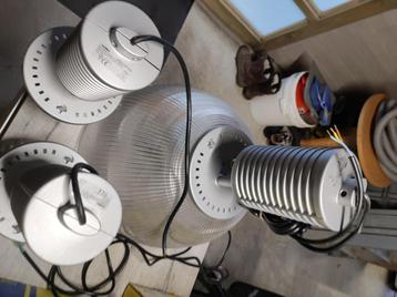 Led verlichting voor loods of werkplaats beschikbaar voor biedingen