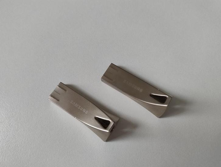 Samsung 2 USB Sticks 👉 128 GB + 256 GB Zilver 👈, Computers en Software, USB Sticks, Zo goed als nieuw, 256 GB, Ophalen