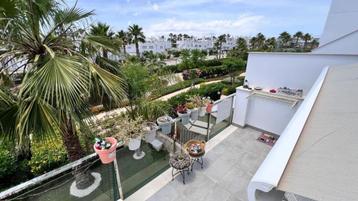 Moderne bovenwoning in Vistabellagolf / Montesinos beschikbaar voor biedingen