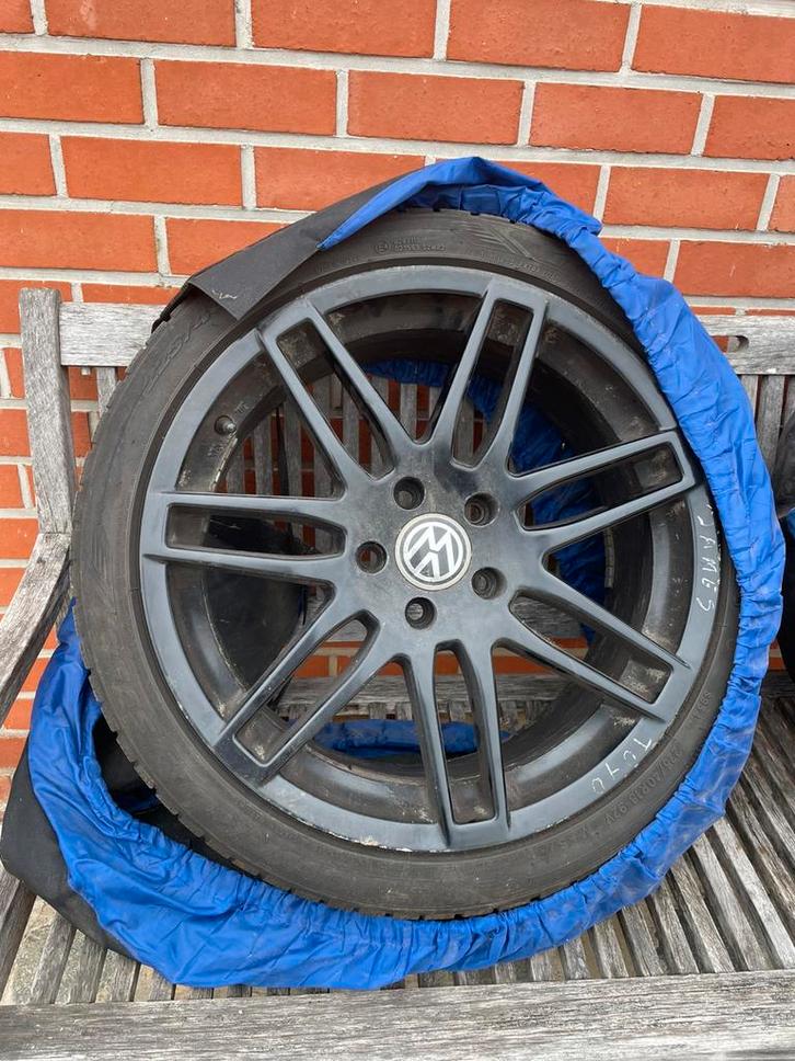 Set van 4 velgen met winterbanden, Auto-onderdelen, Banden en Velgen, Banden en Velgen, Winterbanden, 18 inch, 225 mm, Personenwagen