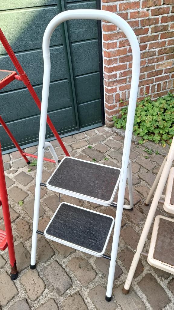 trapladder met 2 treden, Doe-het-zelf en Bouw, Ladders en Trappen, Gebruikt, Ophalen