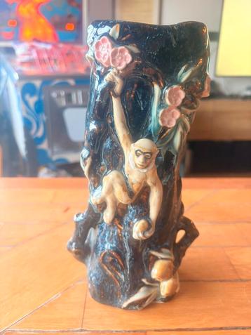 Ape vase beschikbaar voor biedingen
