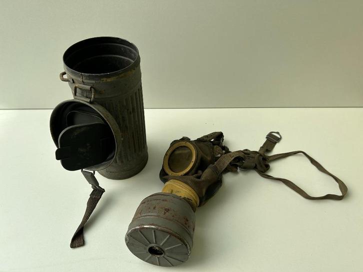 Duits gasmasker + bus - WO 2, Verzamelen, Militaria | Tweede Wereldoorlog, Landmacht, Overige typen, Ophalen of Verzenden
