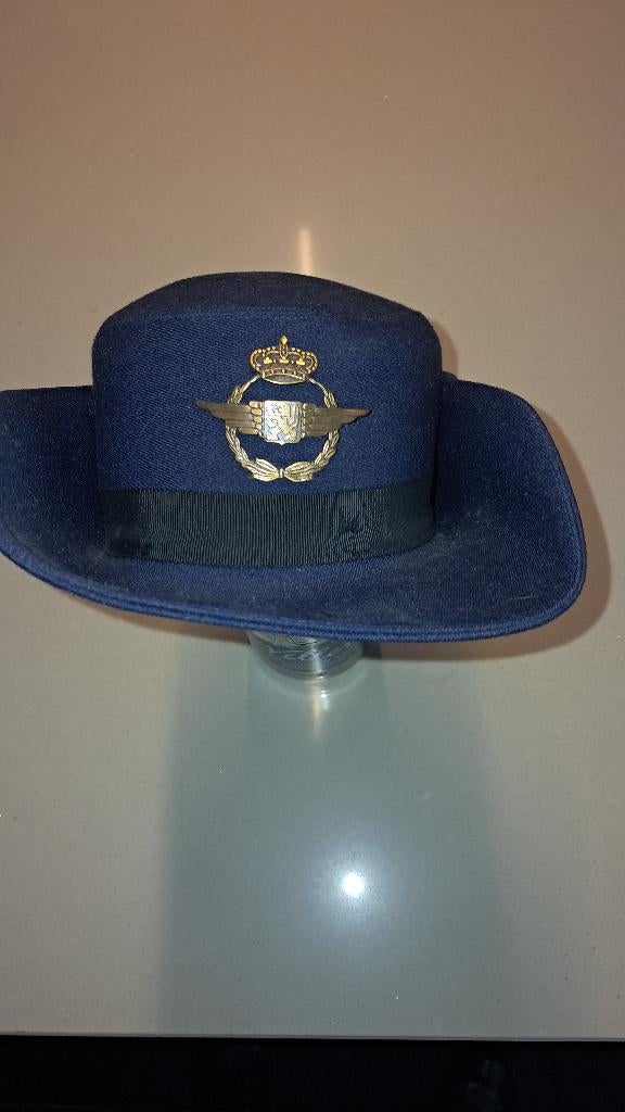 BELGIQUE - ABL - COIFFURES FEMININES FORCE AERIENNE, Collections, Objets militaires | Général, Armée de l'air, Enlèvement ou Envoi