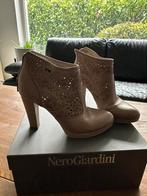 Schoenen NeroGiardini, Ophalen of Verzenden, Zo goed als nieuw, Beige