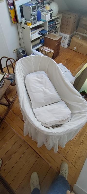 Wieg van natuurlijk rotan met kussens en kant, Kinderen en Baby's, Babywiegjes en Ledikanten, Ophalen, Nieuw, Wieg