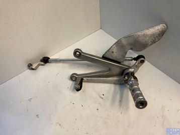 Voetsteun links voor de Yamaha YZF-R1 1998 - 2001 RN01 RN04  disponible aux enchères