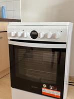 INDESIT IS67V5CCWE IS67V5CCWE - T Wit elektrisch fornuis en, Elektronische apparatuur, Fornuizen, Ophalen, Warmhoudplaat, Tussenbouw