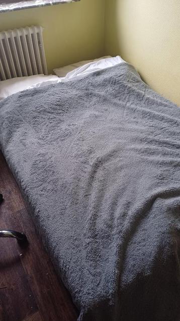 Moderne en comfortabele uitklapbare zetelbed beschikbaar voor biedingen