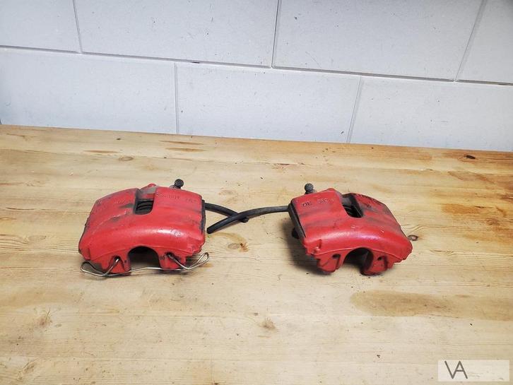 VW Golf 5 GTI 2003 - 2008 rood remklauw voorzijde setje €50, Auto-onderdelen, Remmen en Aandrijving, Volkswagen, Gebruikt, Ophalen of Verzenden