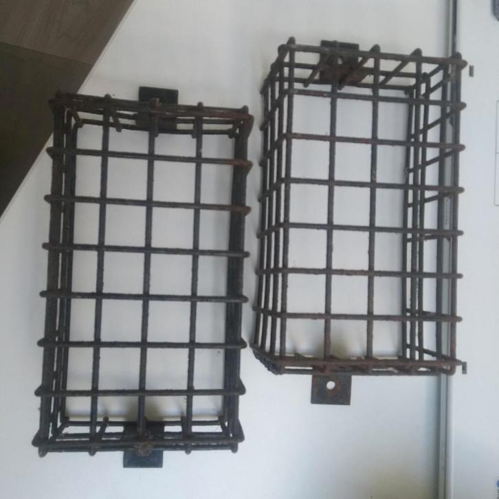 Land Rover - ancêtre auto - grille de protection de feux, Autos : Pièces & Accessoires, Éclairage, Pièces Oldtimer ou Ancêtre