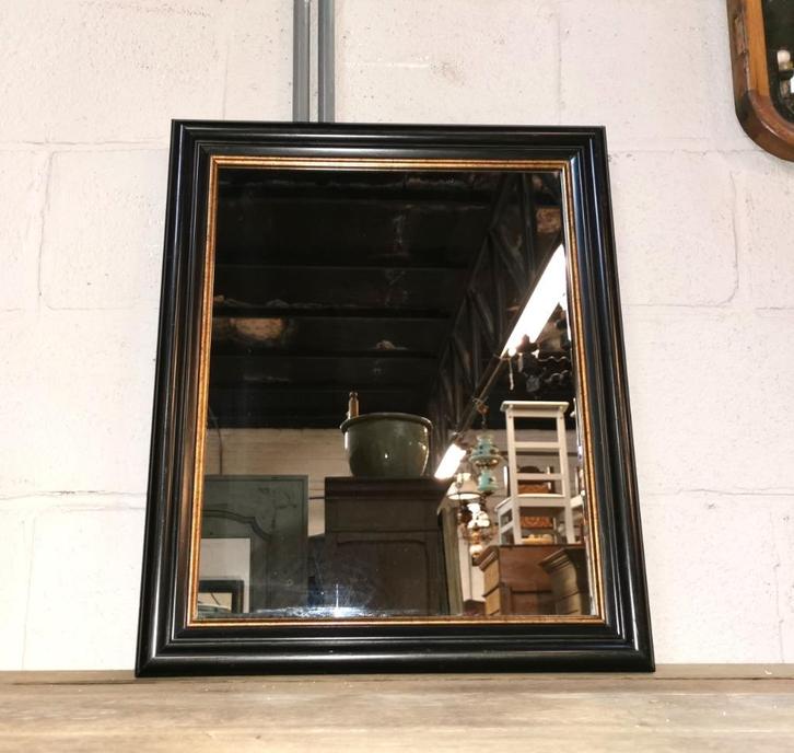 Oude zwart gelakte spiegel 60 x 50, Huis en Inrichting, Woonaccessoires | Spiegels, Gebruikt, 50 tot 75 cm, Minder dan 100 cm