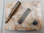 Trench art WWI kogels op marmer. 0486 215927, Verzamelen, Militaria | Algemeen, Ophalen