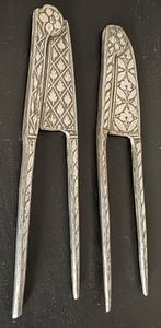 Ancienne Paire de Casse Noix de Betel en Argent Tribal, Enlèvement ou Envoi