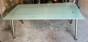 Ikea bureau 160cm x 80cm (matglas)

2 kantoren beschikbaar beschikbaar voor biedingen