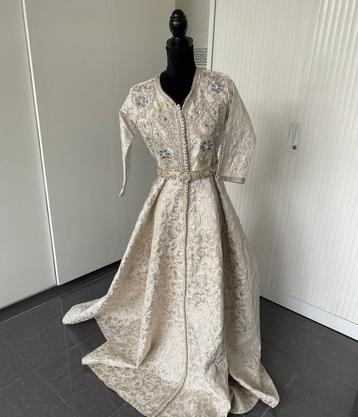 WITTE BROCARD CAFTAN beschikbaar voor biedingen