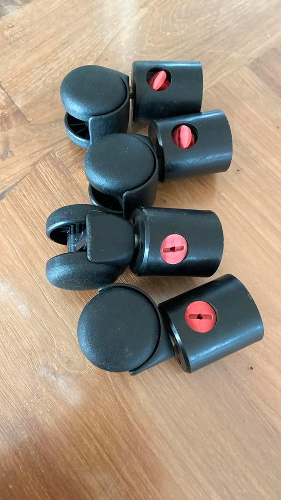 Quadro rolwielset te koop 1rolwiel met 1adaptor en 1rode sch, Kinderen en Baby's, Speelgoed | Buiten | Los speelgoed, Gebruikt
