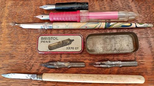 Plumes anciennes + porte-plumes + 1 accessoire vintage, Verzamelen, Pennenverzamelingen, Gebruikt, Overige typen, Overige merken