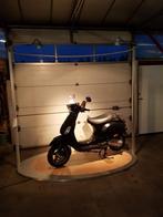 Vespa Podium d'exposition, Motoren, Ophalen