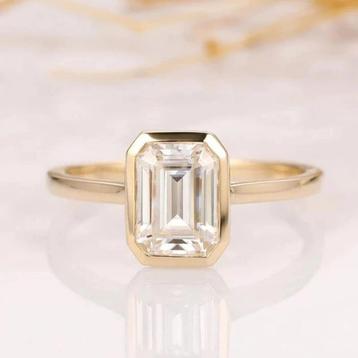 Nieuwe ring,5 karaat,diamanttest positief!