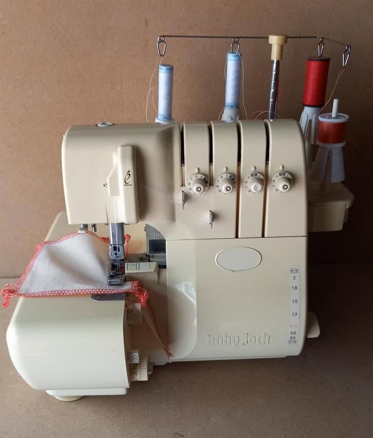 Surjeteuse Baby-Lock, Etat parfait + Garantie, Hobby en Vrije tijd, Naaimachines en Toebehoren, Lockmachine, Ophalen of Verzenden