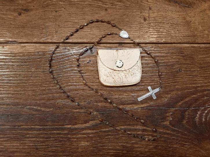 oude bruine stenen paternoster, met zakje, begin 1900, Antiquités & Art, Antiquités | Objets religieux, Enlèvement ou Envoi