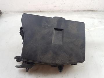 ZEKERINGKAST Toyota Avensis Wagon (T27) (|8211105Y30|) beschikbaar voor biedingen