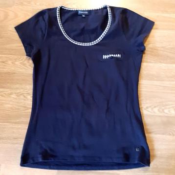 tshirt beschikbaar voor biedingen