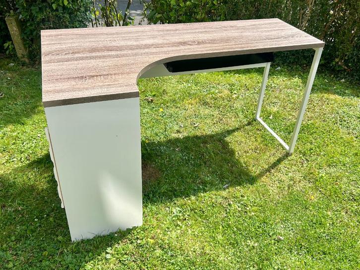 Bureau d’angle Tvilum chêne et blanc, Huis en Inrichting, Bureaus, Zo goed als nieuw, Bureau, Ophalen