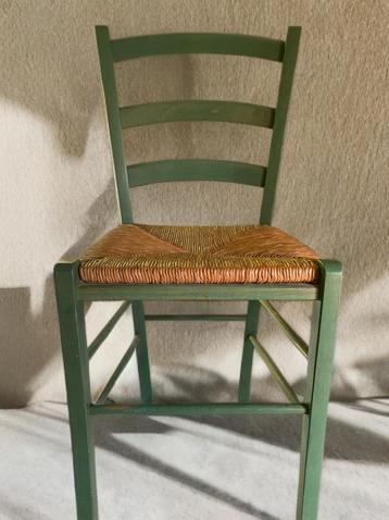 Lot de 4 chaises rustiques en bois vert. beschikbaar voor biedingen