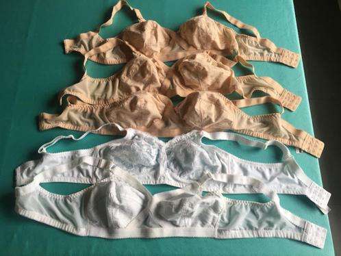 BH's maat 95B , Playtex - Triumph, Kleding | Dames, Ondergoed en Lingerie, BH, Ophalen of Verzenden