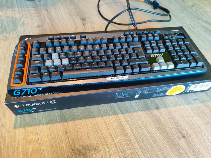 Logitech G710+ mechanisch gametoetsenbord (Cherry MX bruin), Computers en Software, Toetsenborden, Gebruikt, Azerty, Bedraad, Ergonomisch