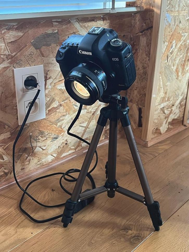 Camera  Canon 5D mII omgebouwd tot lamp - Interieurdecoratie, Elektronische apparatuur, Overige elektronische apparatuur, Gebruikt