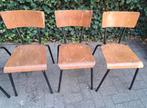 Vintage houten schoolstoelen met zwarte poten, Ophalen