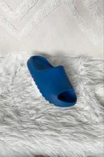 Adidas Yeezy Slide Azuurblauw, Overige kleuren, Overige typen, Ophalen of Verzenden, ADIDAS