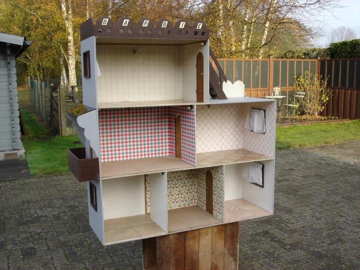 Houten barbiehuis, Kinderen en Baby's, Speelgoed | Poppenhuizen, Gebruikt, Poppenhuis, Ophalen