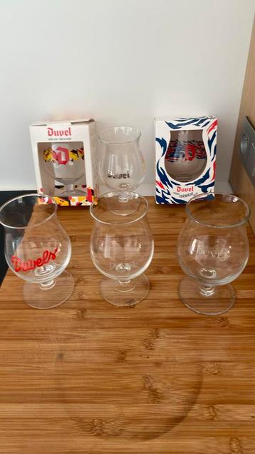 7 verschillende Duvelglazen beschikbaar voor biedingen
