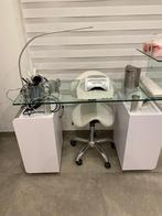 Manicuretafel met lamp en stoel met pomp, Huis en Inrichting, Bureaus, Ophalen, Met wielen, Gebruikt
