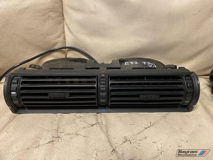 Bmw E32 luchtrooster deel midden 1390926 7-serie dashboard, Auto-onderdelen, Dashboard en Schakelaars, BMW, Gebruikt, Ophalen of Verzenden