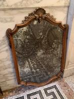 Spiegel met sierlijk houten kader, Antiek en Kunst, 50 tot 100 cm, Minder dan 100 cm, Rechthoekig, Ophalen