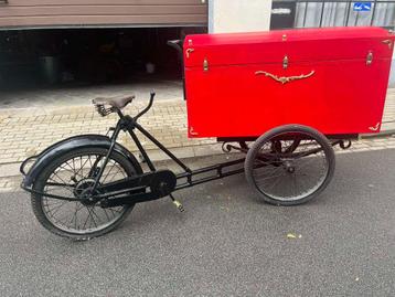 vélo cargo ancien disponible aux enchères