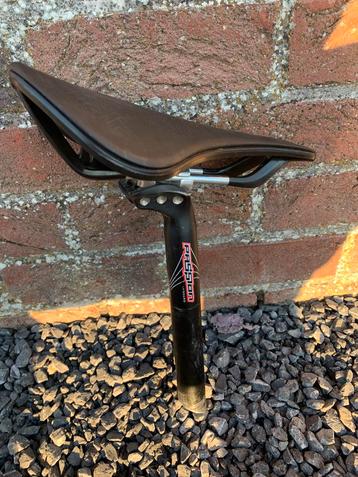 Ensemble selle - tige de selle  beschikbaar voor biedingen