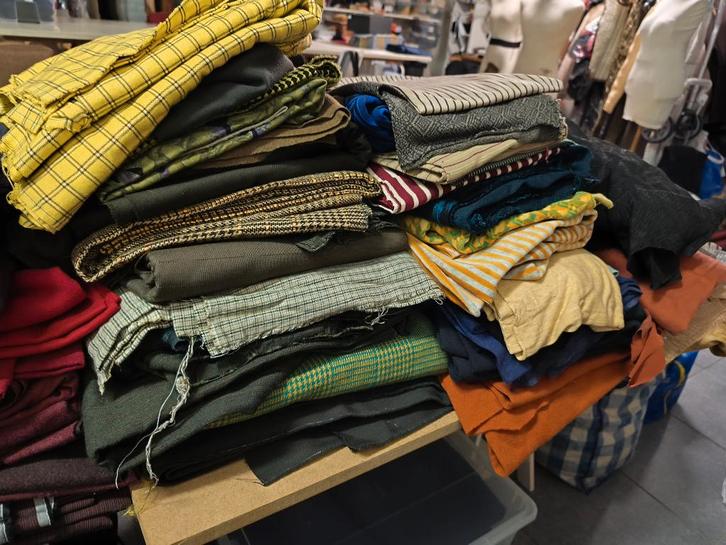 Set stofbonnen, Hobby en Vrije tijd, Naaien en Fournituren, Nieuw, Overige typen, Ophalen